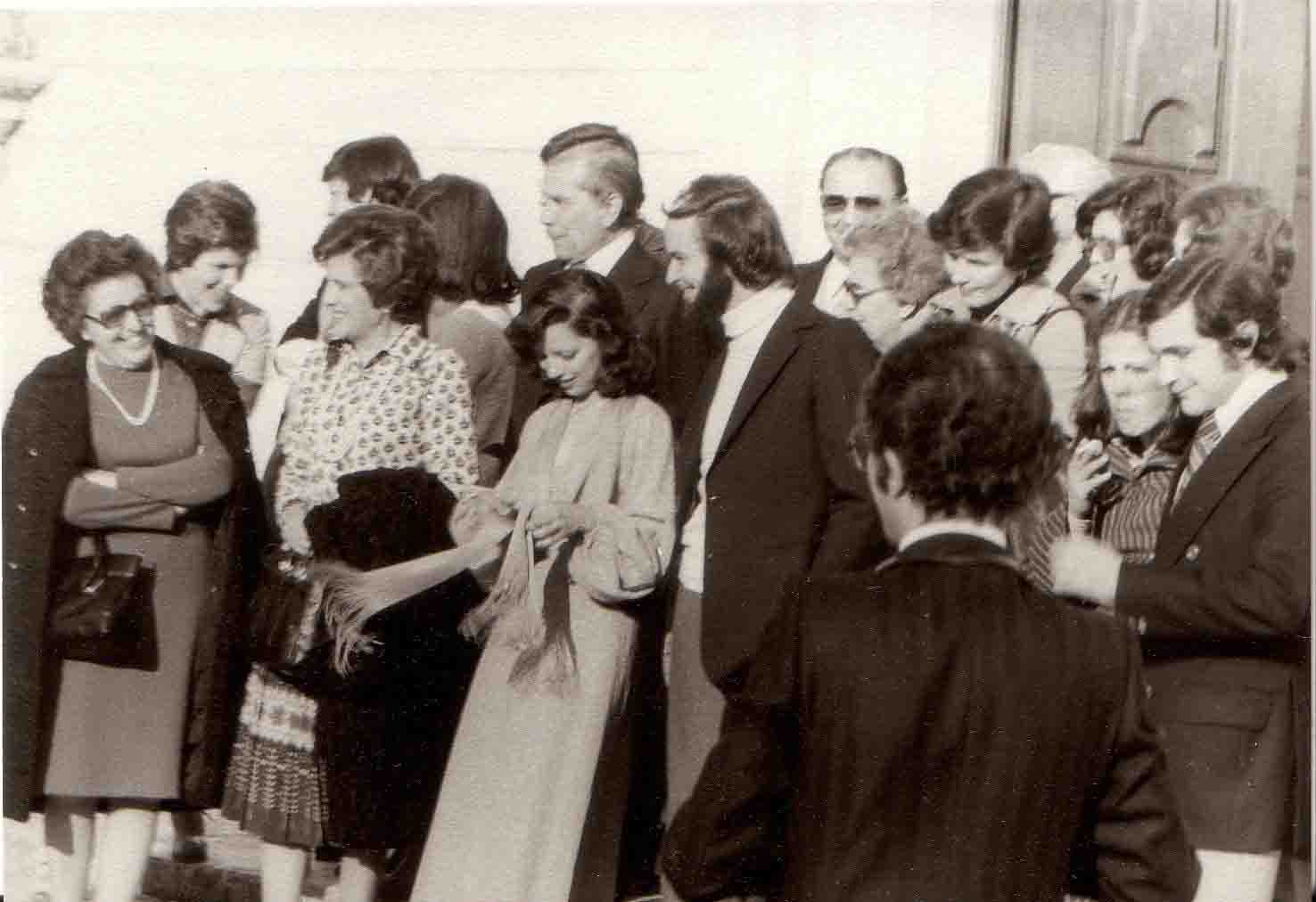 Tirada a 21 Fevereiro, 1976 em Igreja Matriz de Oeiras - Oeiras.